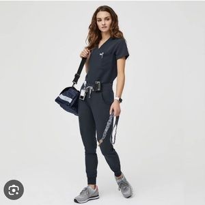 Figs Dark Harbor XS Catarina Top